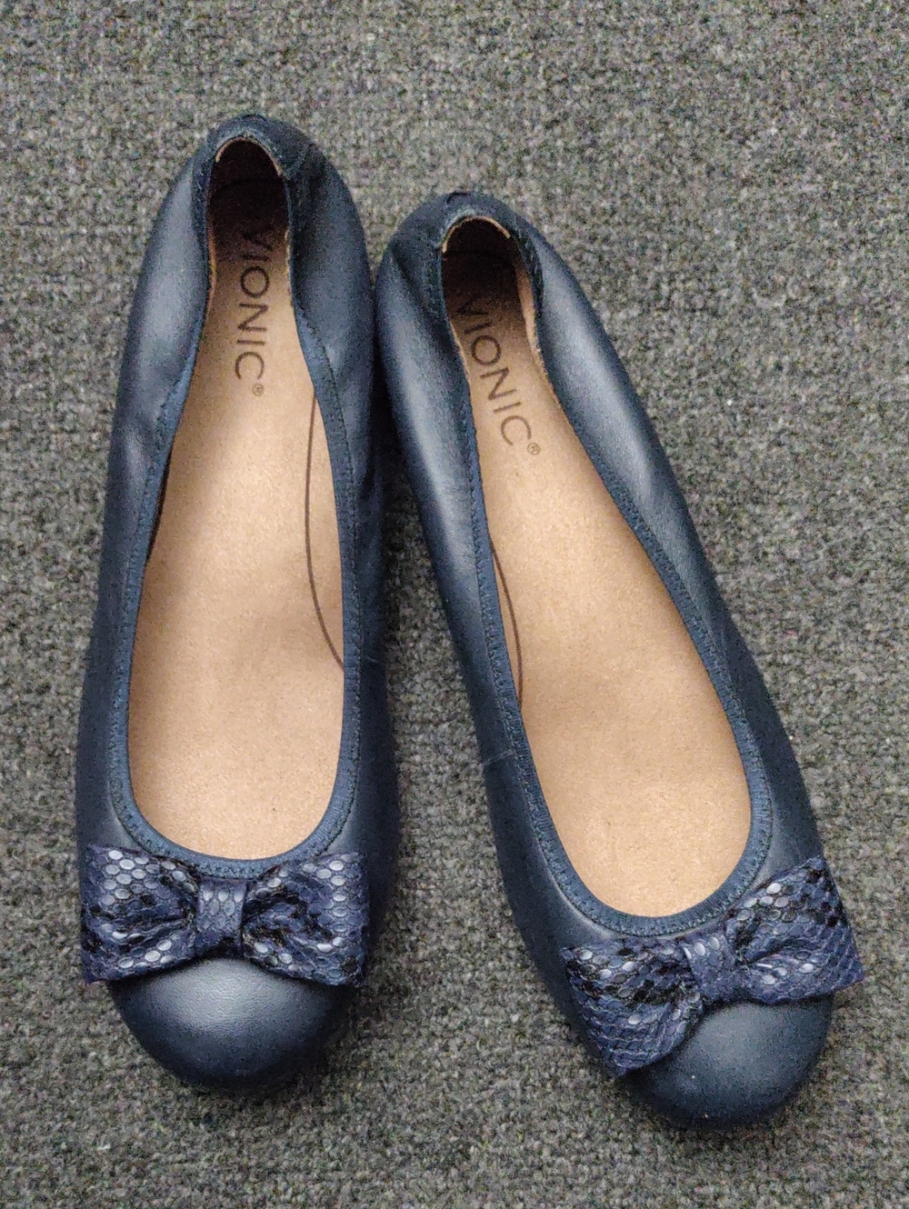 Vionic Navy Leather Bow Flats